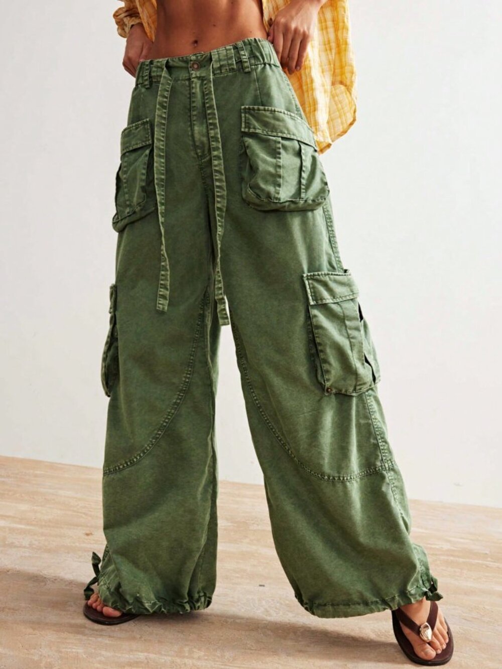 Green Casual Women's Woven Loose Drawstring Waist Low-Rise Wide Leg Cargo Pants - Picture 9 of 10